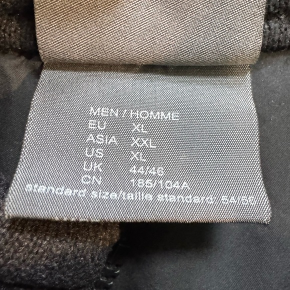 JACK WOLFSKIN Nanuk 200 Sweater Knit Insulated Jacket in Black XL - Picture 8 of 10